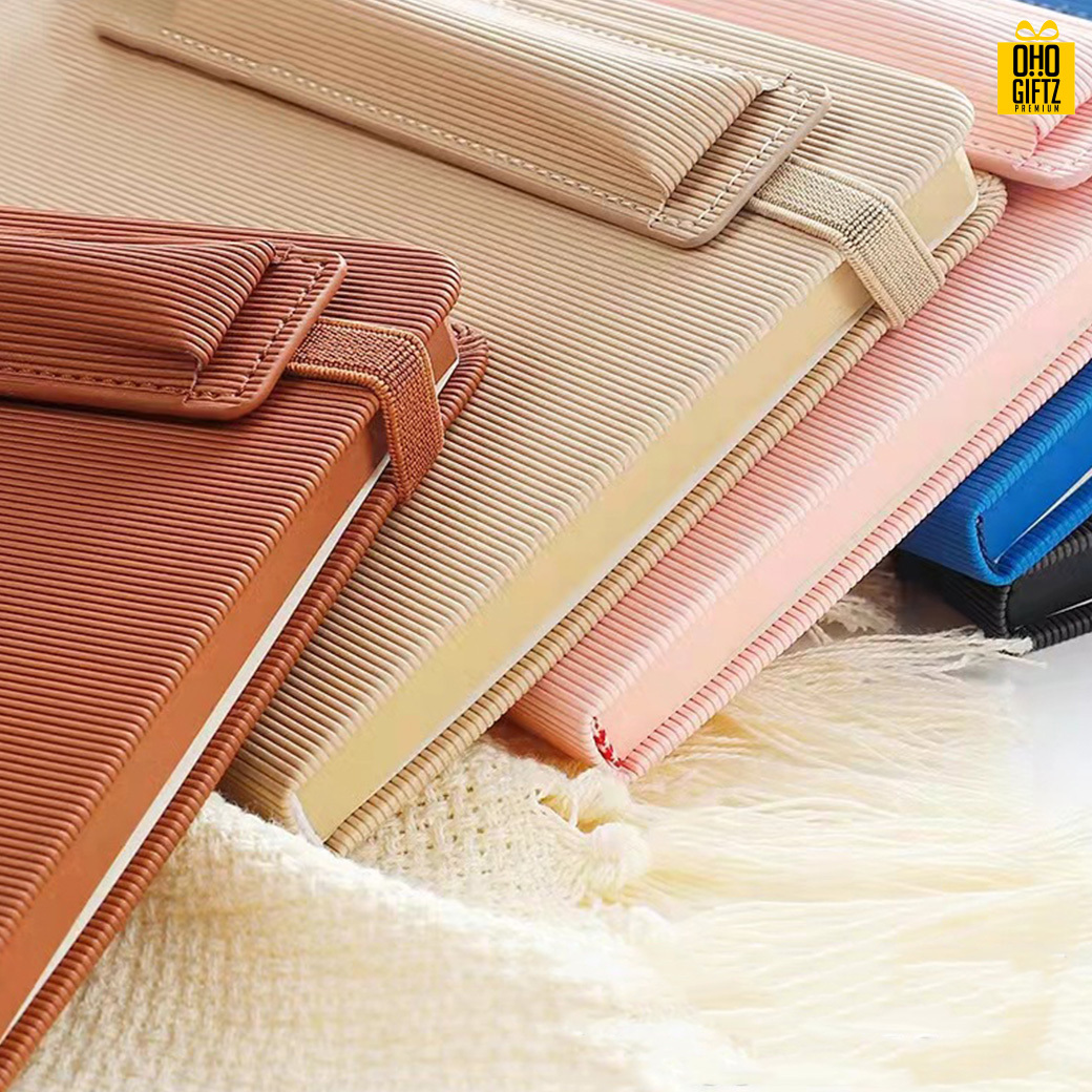 สมุดโน๊ตปกหนัง A5 พร้อมซองใส่ปากกา สกรีนโลโก้ ทำของพรีเมี่ยมได้