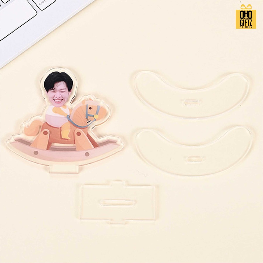 รับผลิต Standy อะคริลิคจิ๋วตั้งโต๊ะ สกรีนชื่อ สกรีนโลโก้ ทำเป็นของพรีเมี่ยมได้