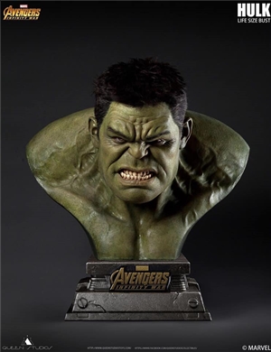 Queen Studios Green Hulk Life-Size
