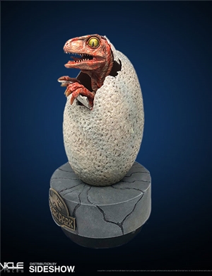 Chronicle Collectibles Hatching Baby Raptor